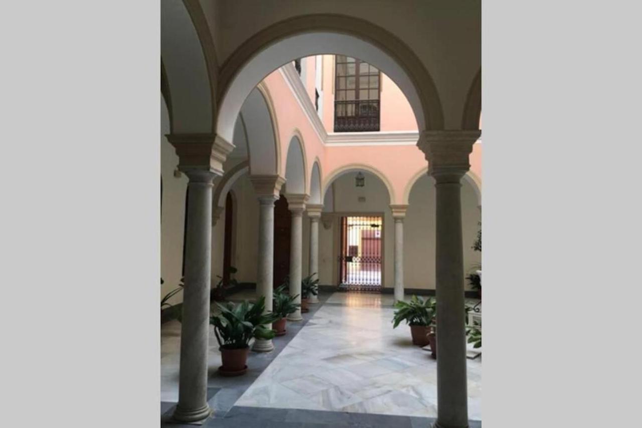 Palacio Caballeros. Parking/Wifi Jerez de la Frontera Kültér fotó
